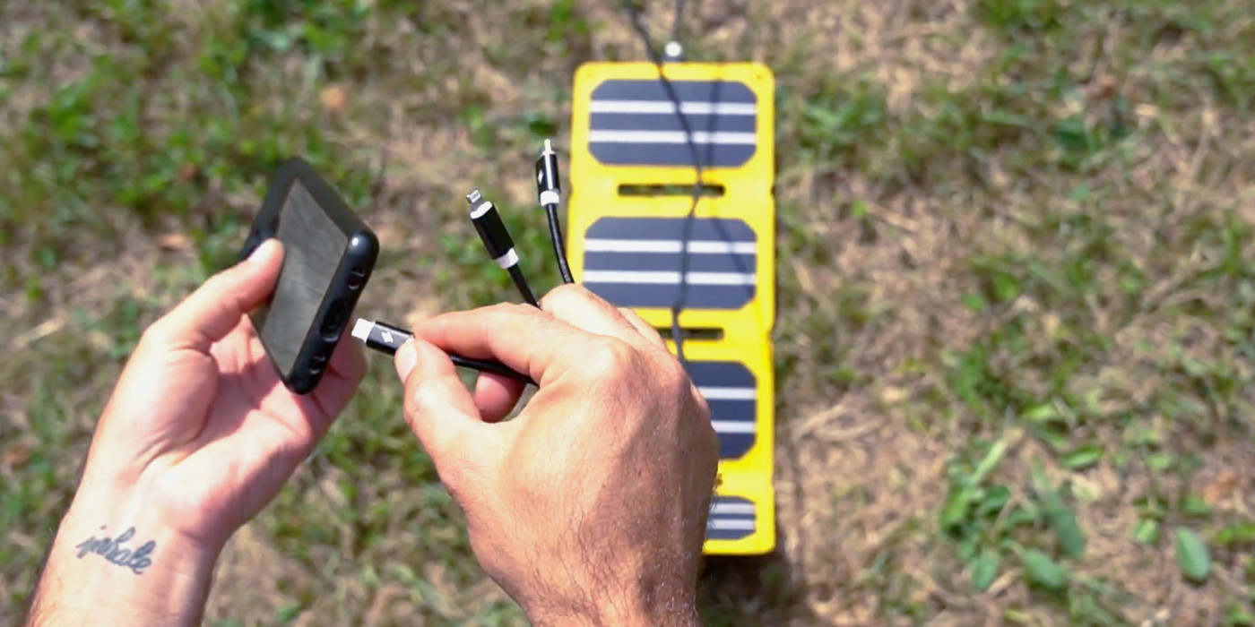 Chargeur solaire randonnee smartphone usb